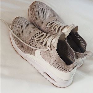 Nike Air Thea Ultra Flyknit Sneaker size 9.